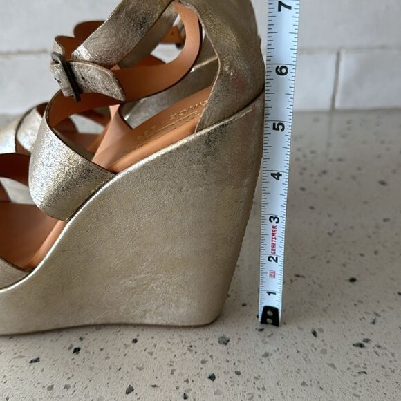 'Kork-Ease Grailey' Leather Gold Metallic Crisscross Strap Wedge Sandals Size 10 - Picture 6 of 16